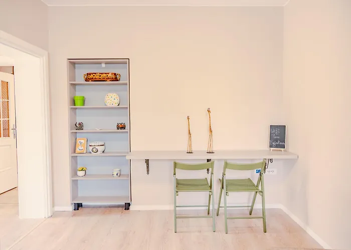 Bejart Apartment 6